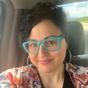 Meet your Posher, Libby